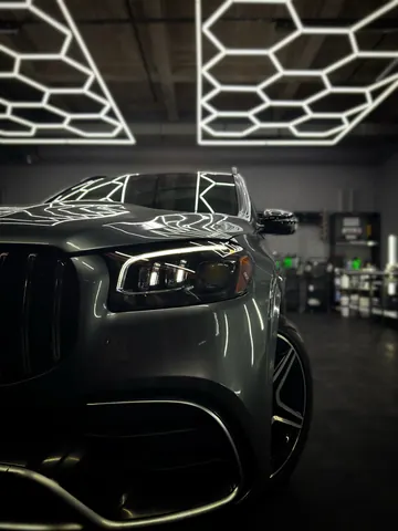 Mercedes GLS 450: фара и решётка радиатора